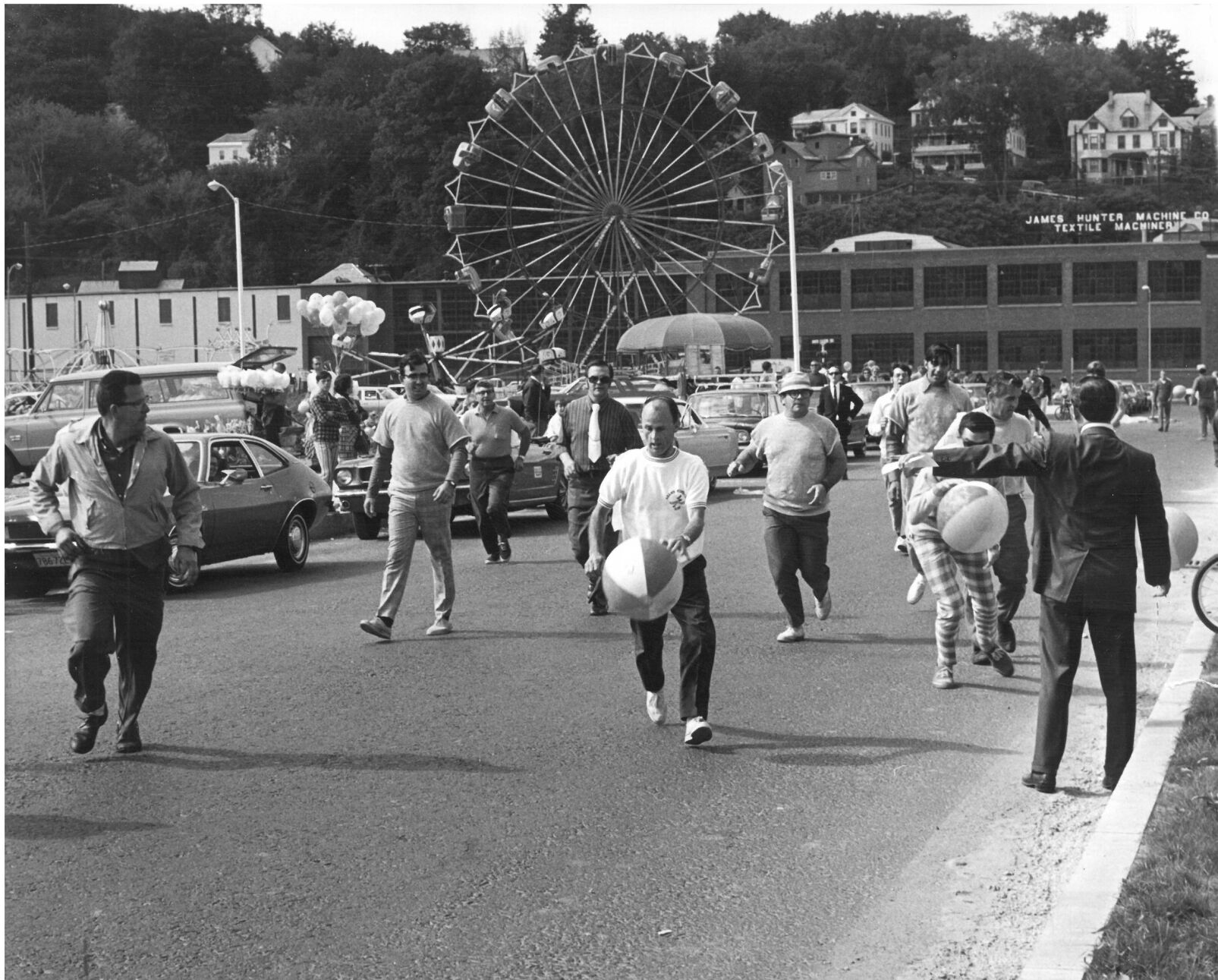 1971 Fall Foliage Festival dribble balloon race